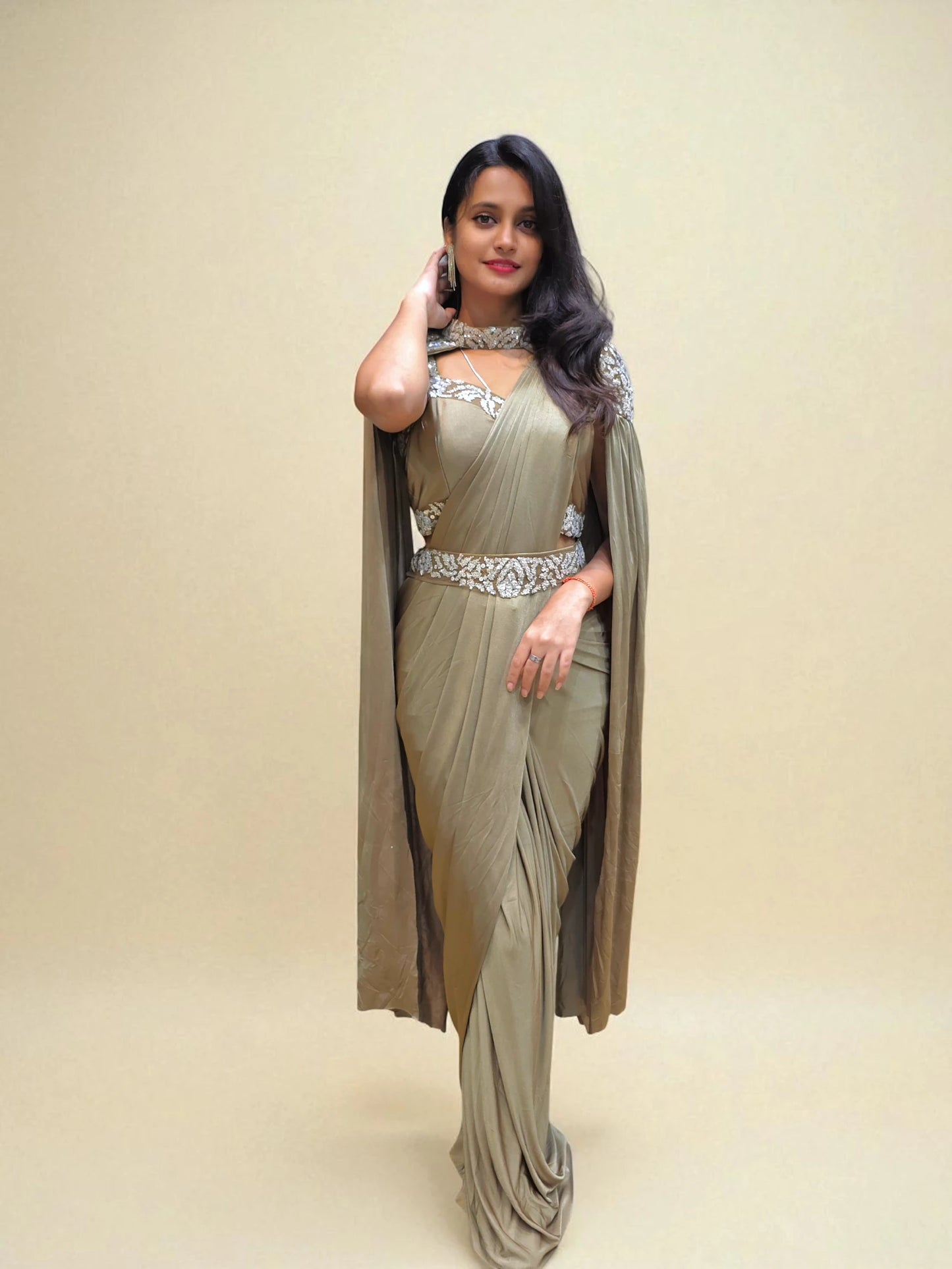 Elegant golden saree for weddings and parties