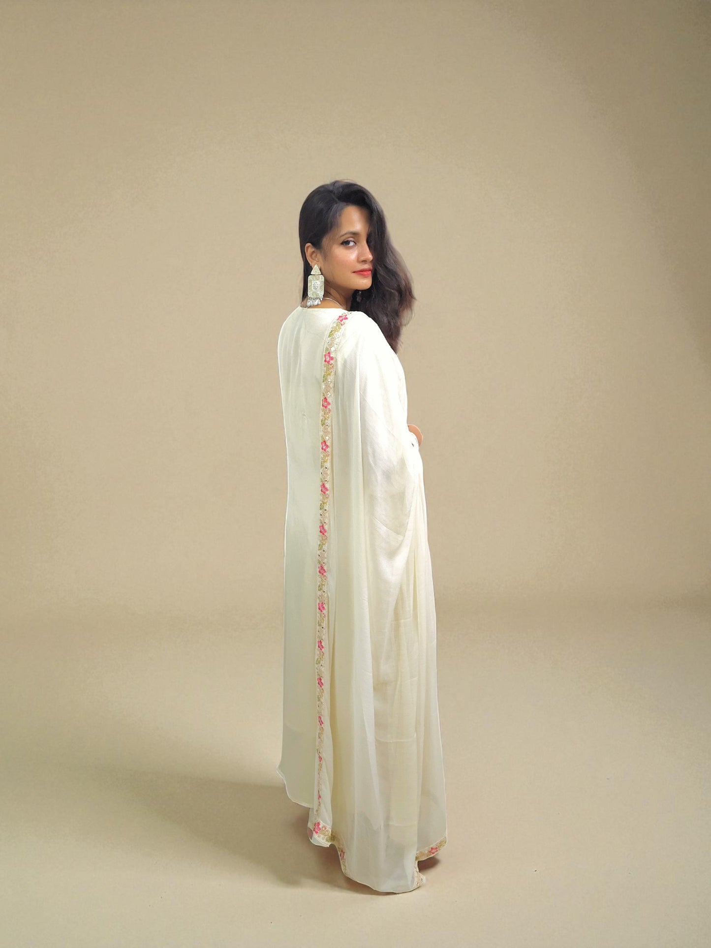Elegant embroidered off-white silk kurta set with chiffon dupatta