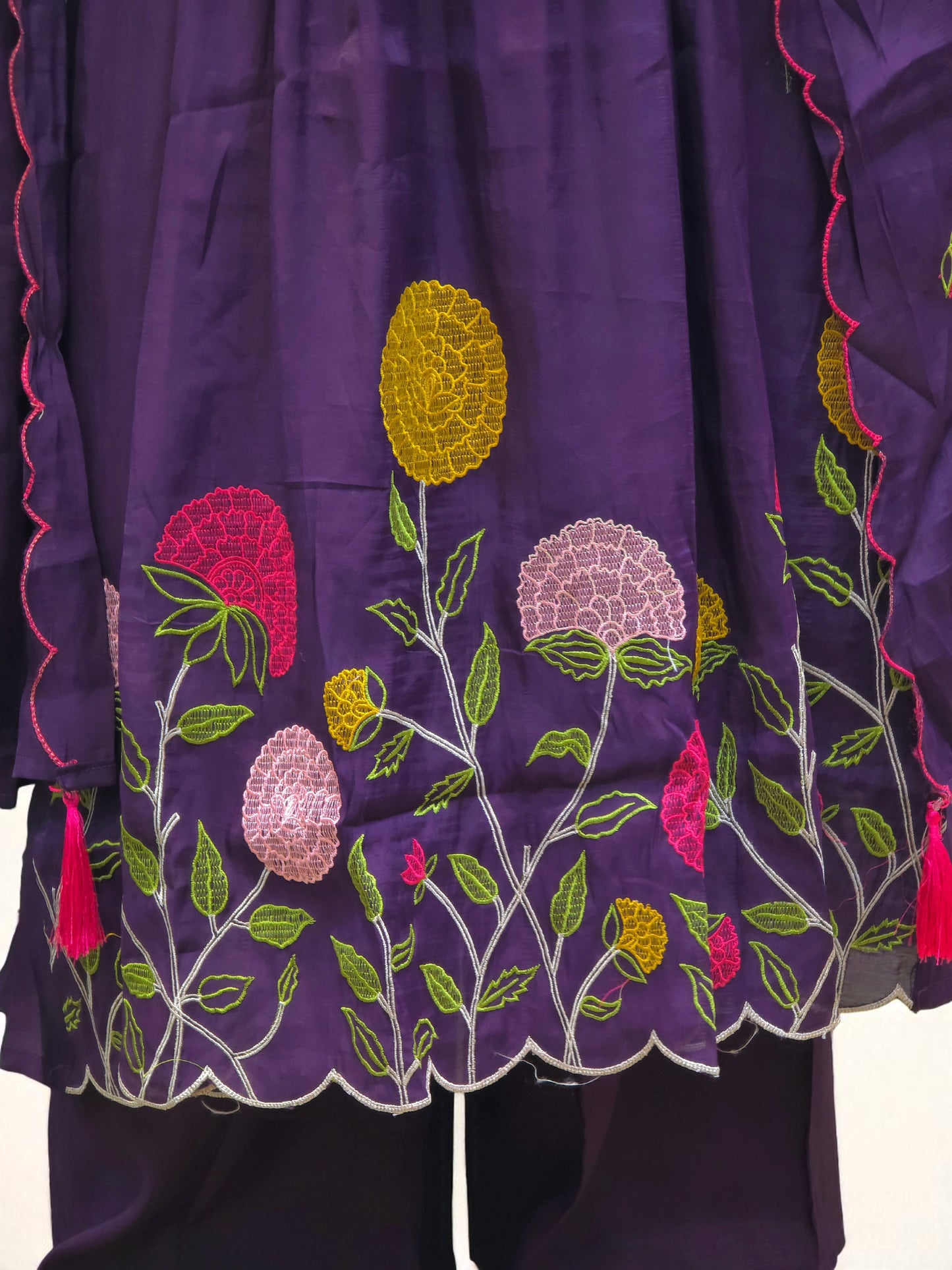 Elegant A-line mul chanderi embroidered kurta set with pants and dupatta