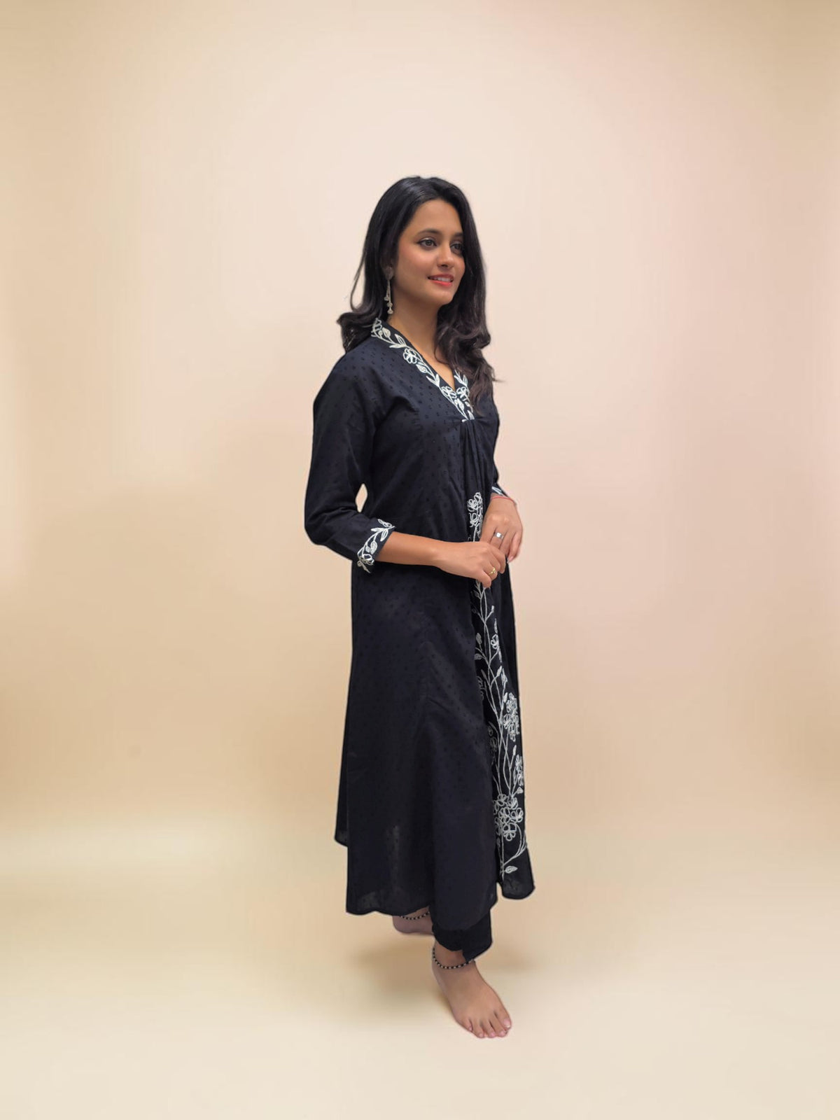Elegant Black Kurta Pant Set with Hand Embroidery