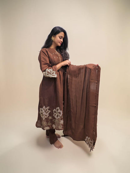 Women's Mul Chanderi kurta set featuring floral cutwork detailing