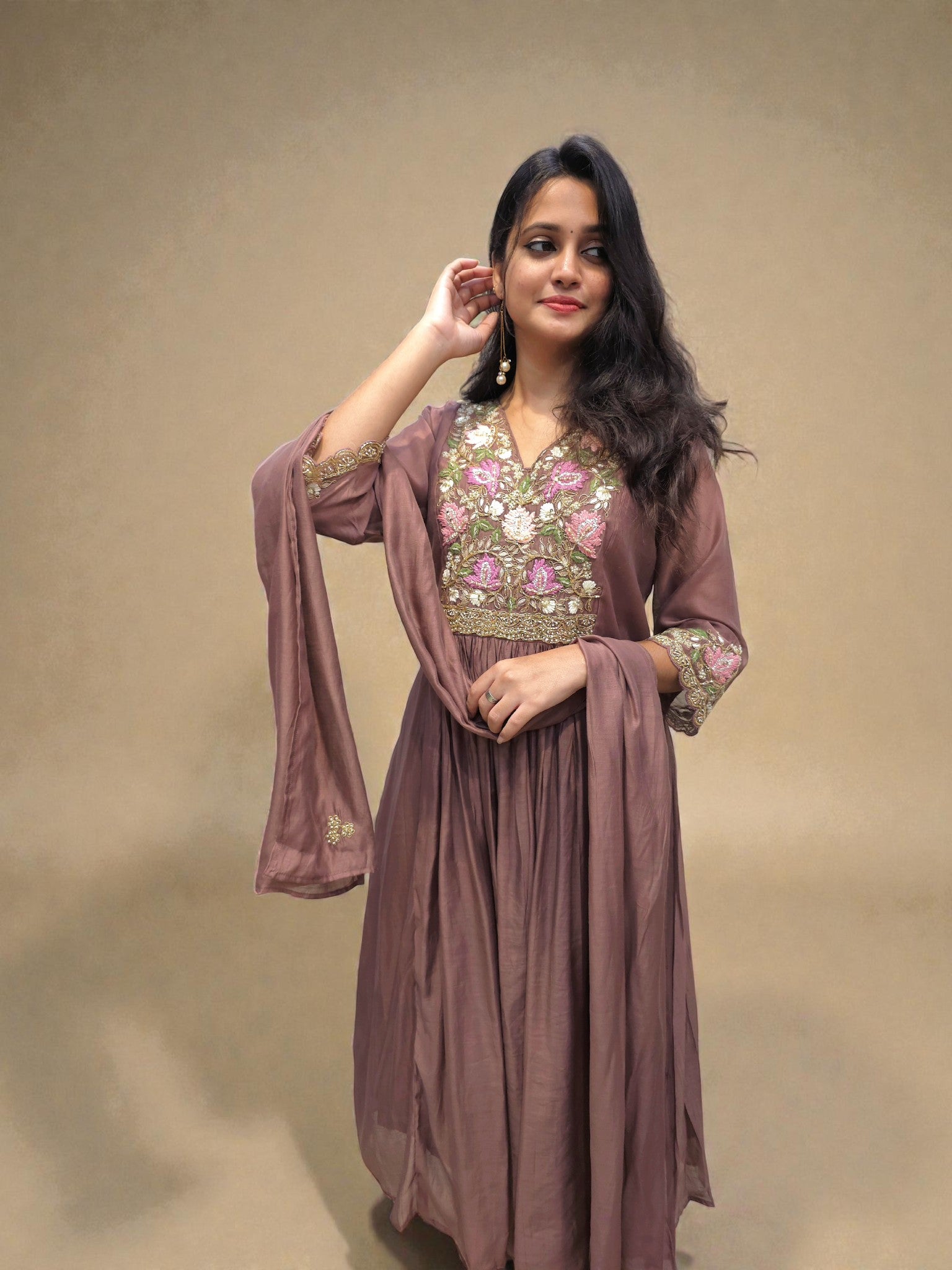 Soft mul chanderi kurta set with floral hand embroidery