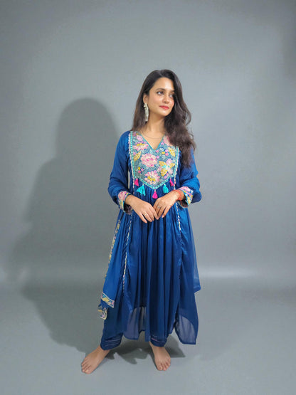 Elegant hand-embroidered kurta and dupatta outfit for women