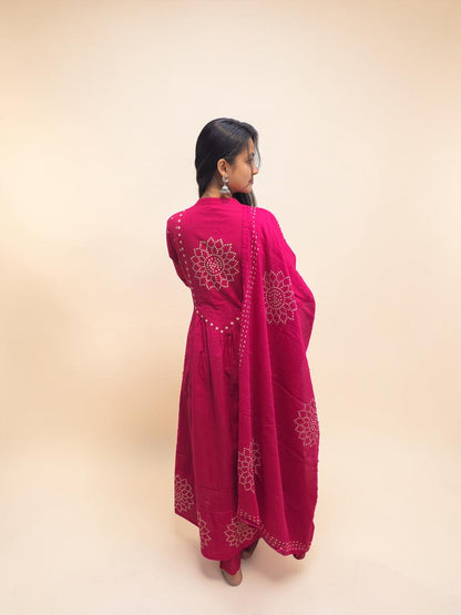 Pink embroidered Bandhani cotton suit for women