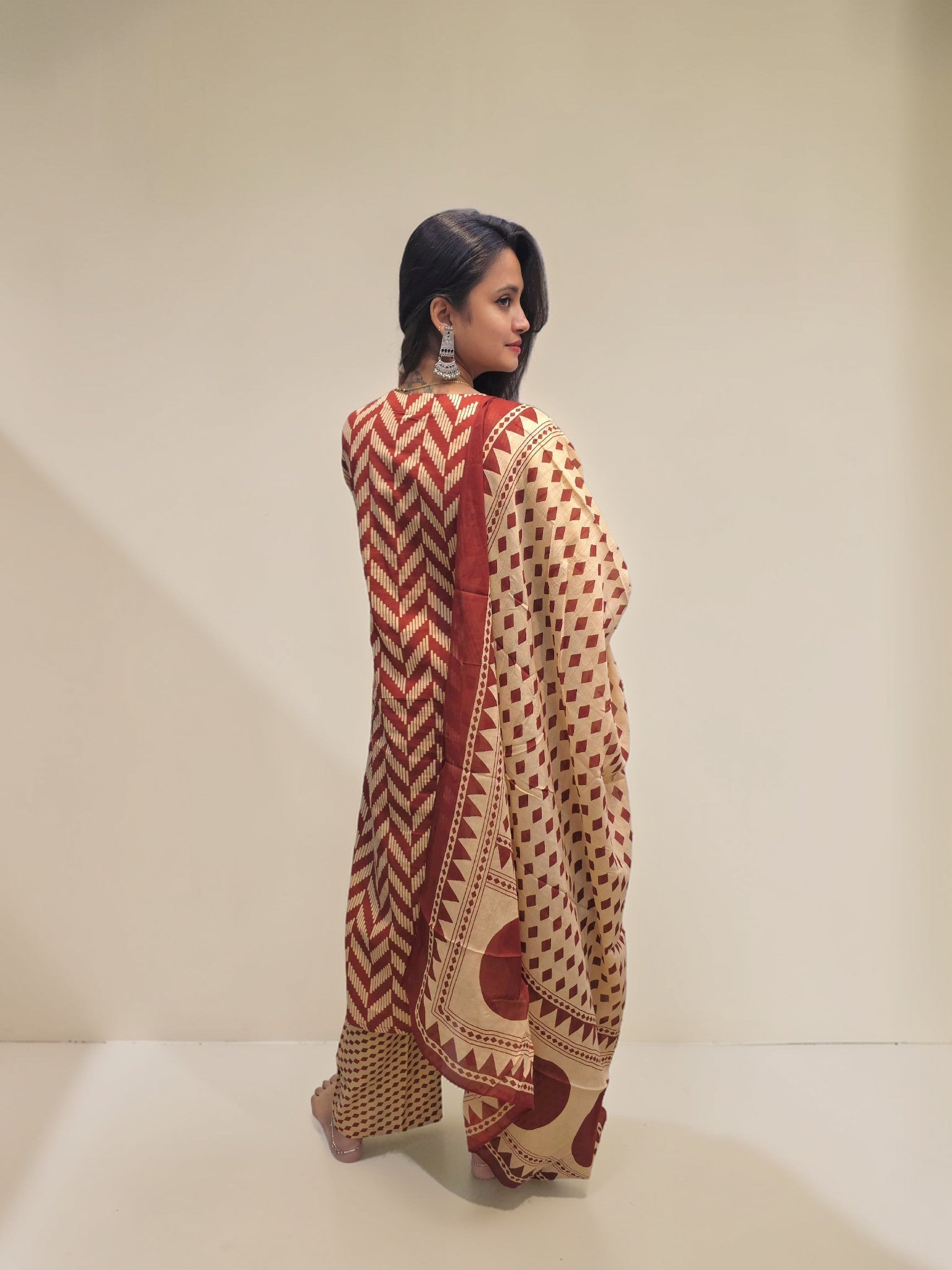 Comfortable cotton kurta set with traditional print and embroidery