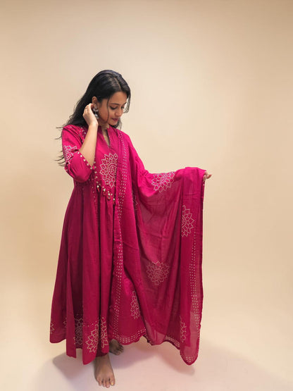 Pink Bandhani cotton suit set with matching dupatta for women