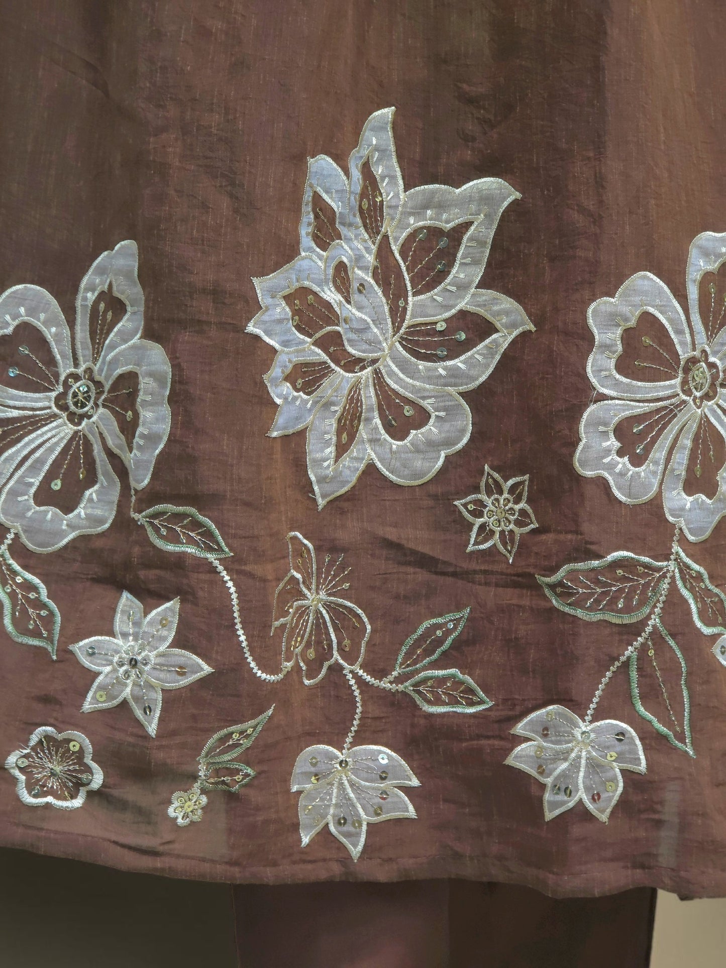 Festive wear Mul Chanderi suit with embroidered floral motifs