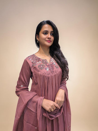 Elegant dusty mauve Mul Chanderi kurta featuring floral hand embroidery
