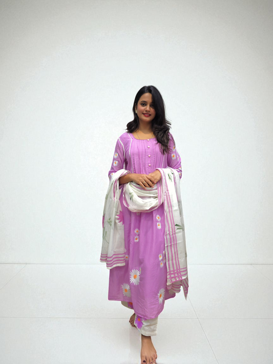 Embroidered lavender mul-mul cotton kurta set with printed white dupatta – lightweight ethnic wear for women